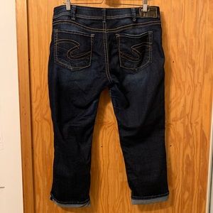 Silver Jeans Suki Capri - 33 waist